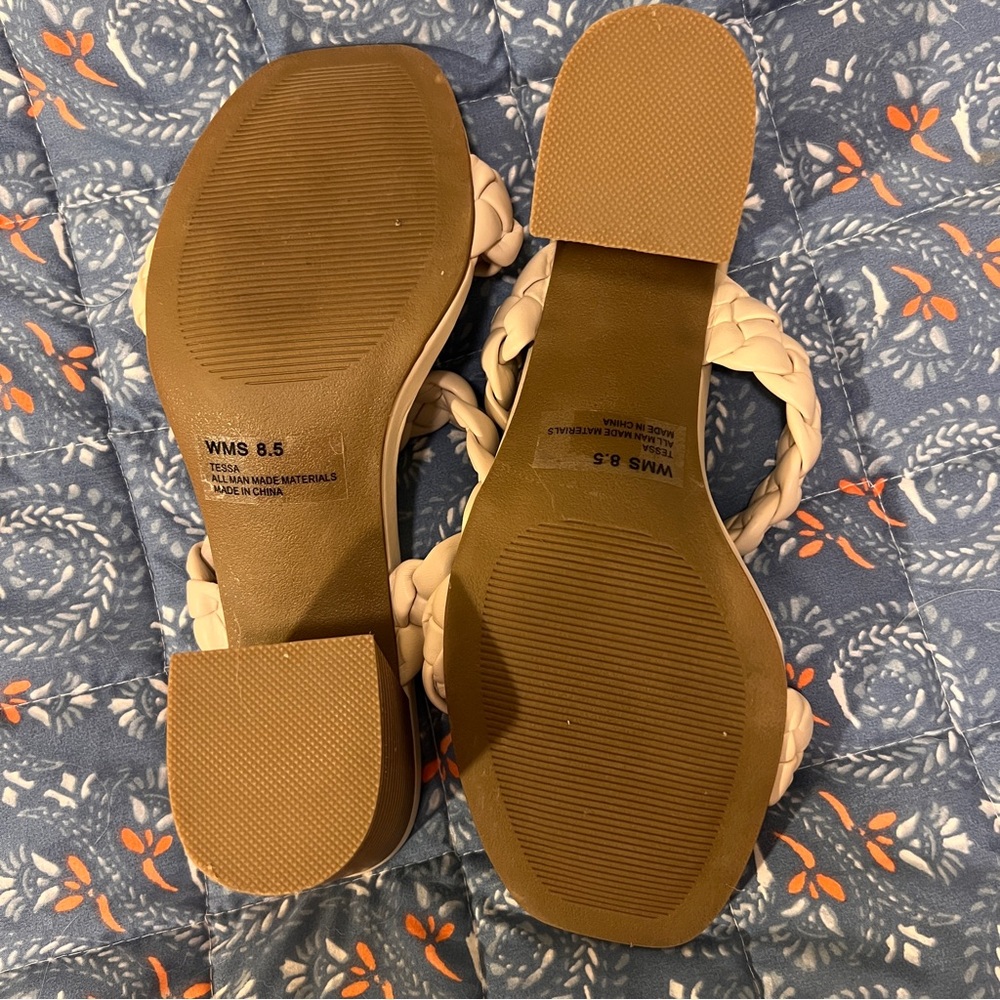 DV by Dolce Vita Women's Tan Braided Sandals Slip-On Open Toe Size 8.5 - Picture 3 of 4